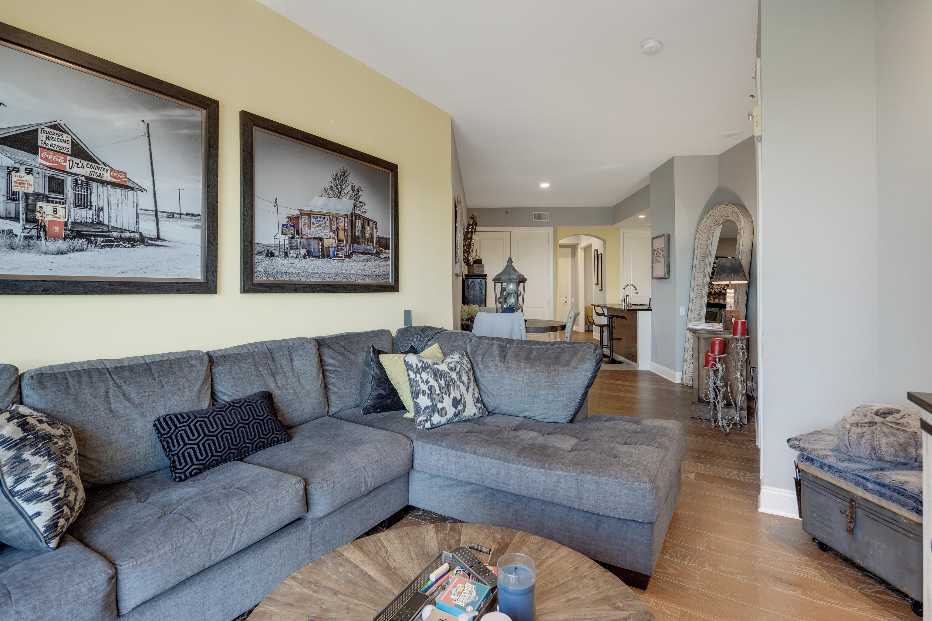 717 Riverside Drive, Unit 607 Memphis, TN 38103 - Photo 3 of 25 Gallery Image 3