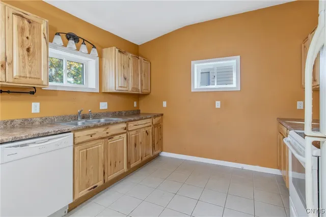 $139,900 | 78 Varick Street, Oswego, NY 13126