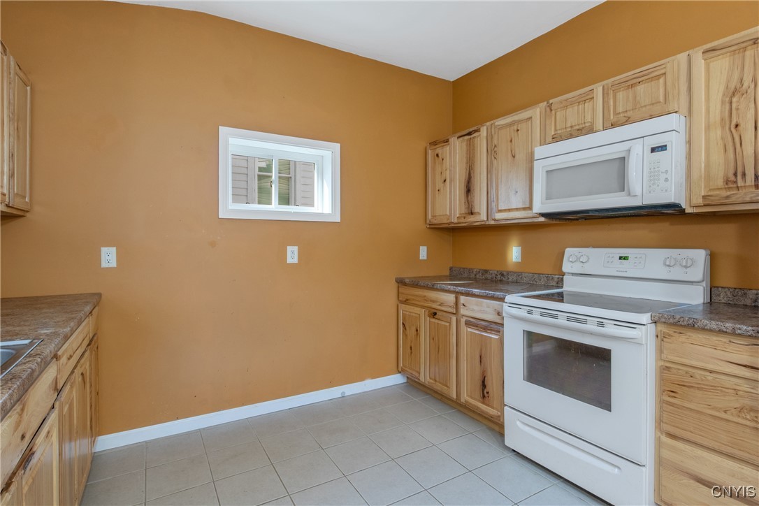 78 Varick Street Oswego, NY 13126 - Photo 15 of 27