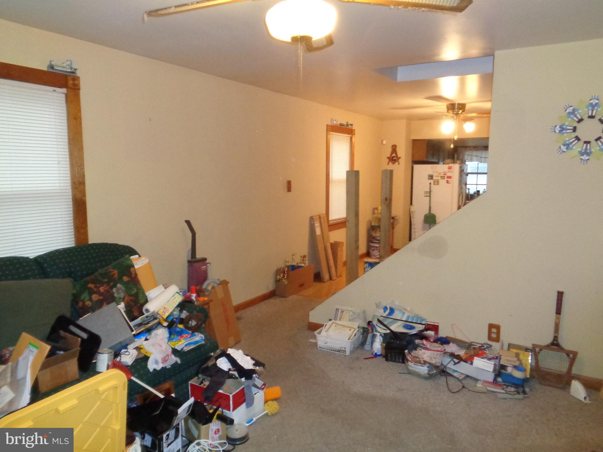 960 Martin Road Essex, MD 21221 - Photo 3 of 24 Living Room