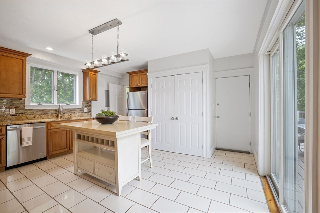 11 Symonds Street, Unit 2 Salem, MA 01970 - Photo 8 of 28