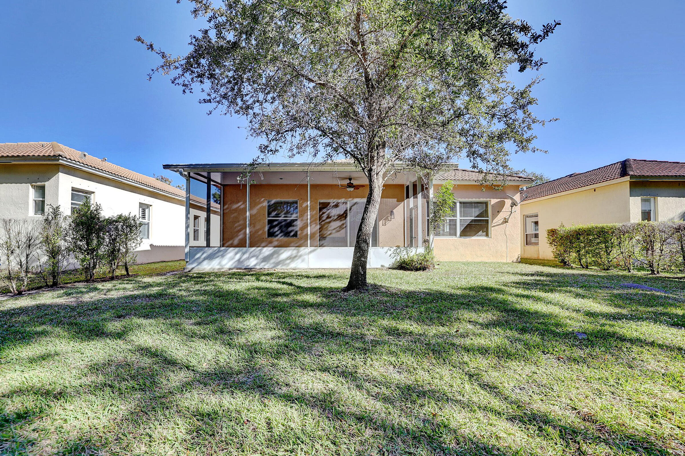 5717 Spanish River Road Fort Pierce, FL 34951 - Photo 34 of 52 Yard
