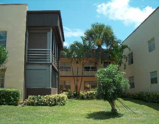 652 Normandy Lane, Unit 652 Delray Beach, FL 33484 - Photo 1 of 2 Primary Photo