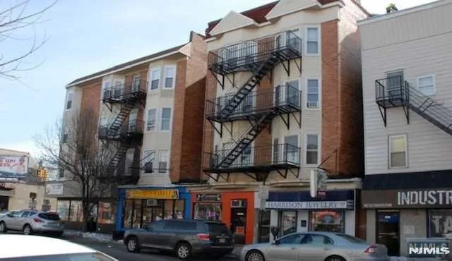 $1,400 | 239-243 Harrison Avenue, Harrison, NJ 07029