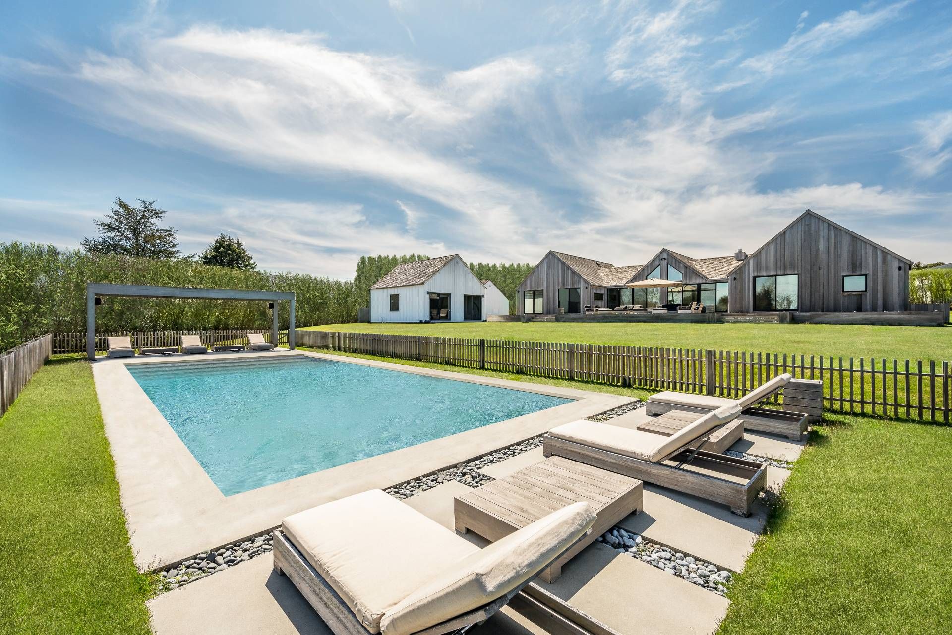 478 Noyac Path Water Mill, NY 11976 - Photo 1 of 44