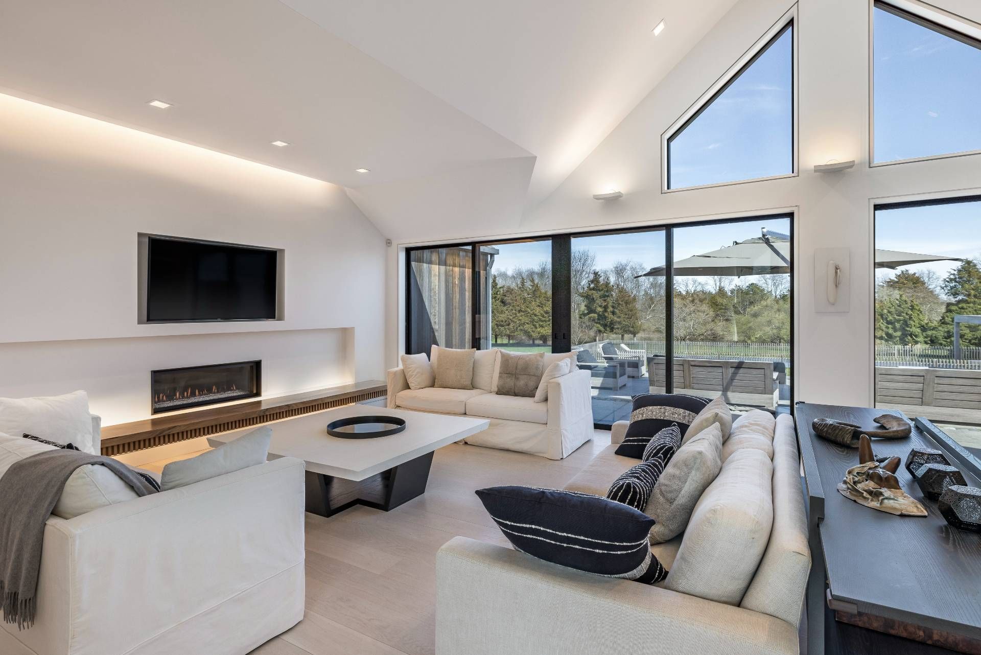 478 Noyac Path Water Mill, NY 11976 - Photo 11 of 44