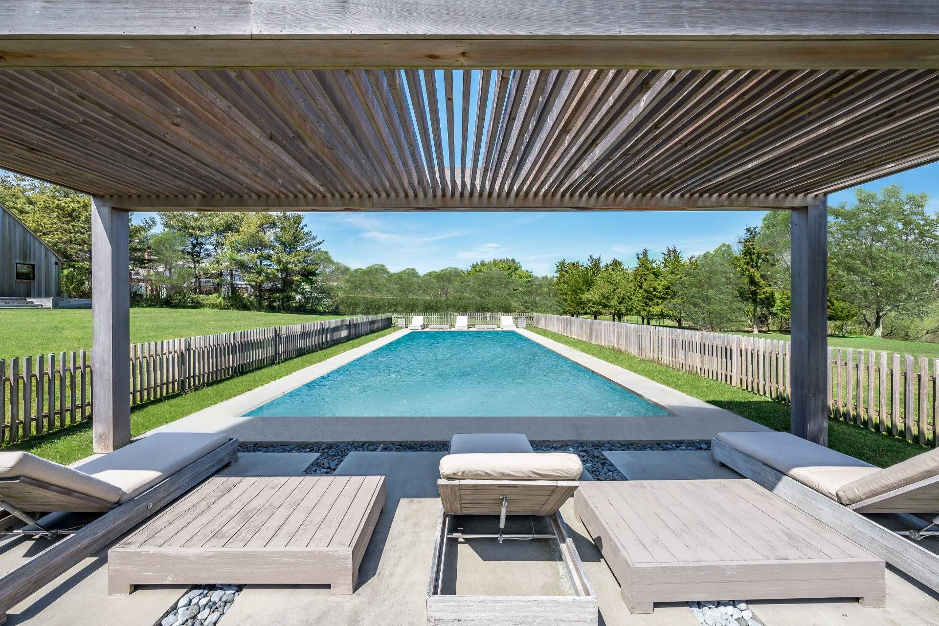 478 Noyac Path Water Mill, NY 11976 - Photo 3 of 44