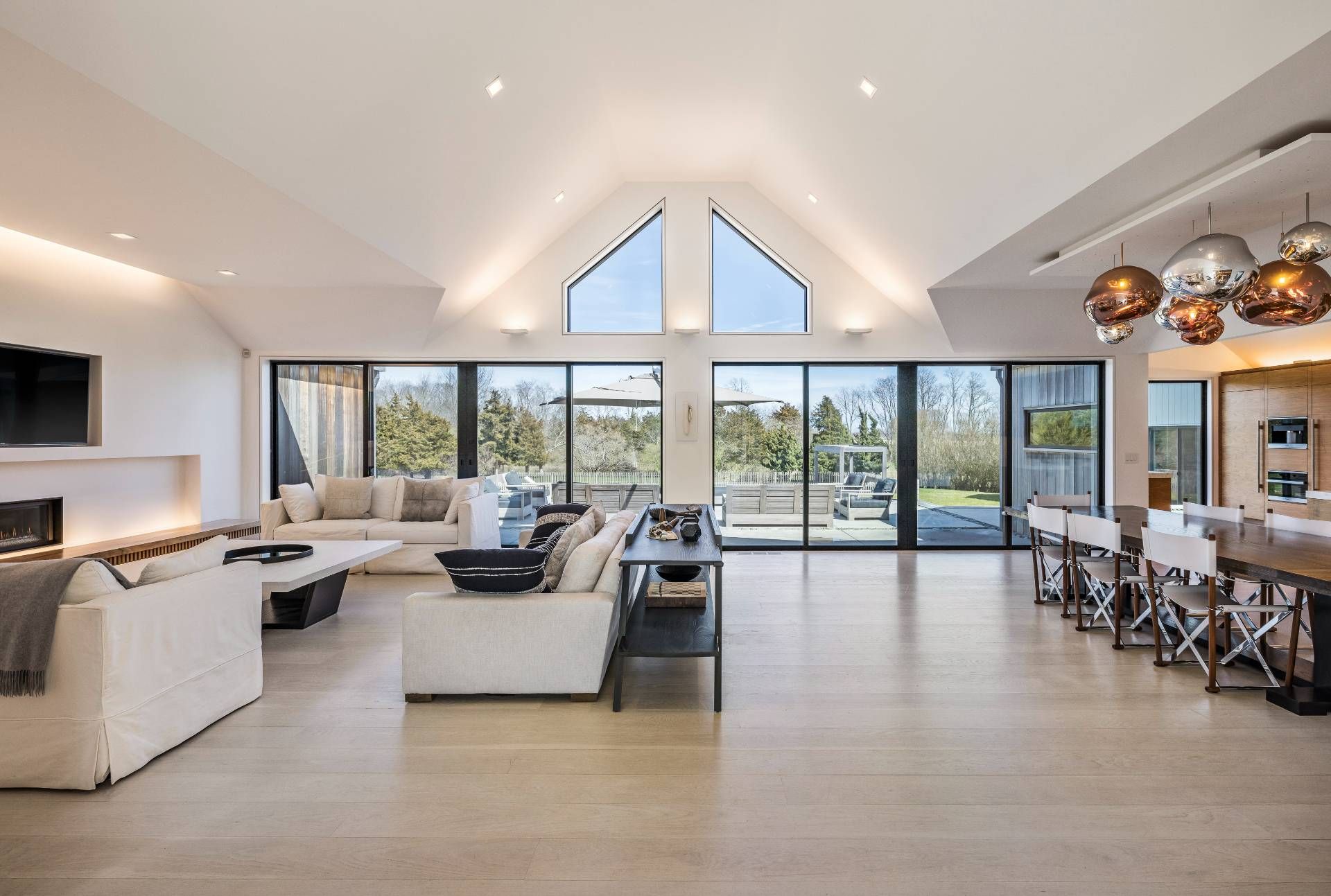 478 Noyac Path Water Mill, NY 11976 - Photo 10 of 44