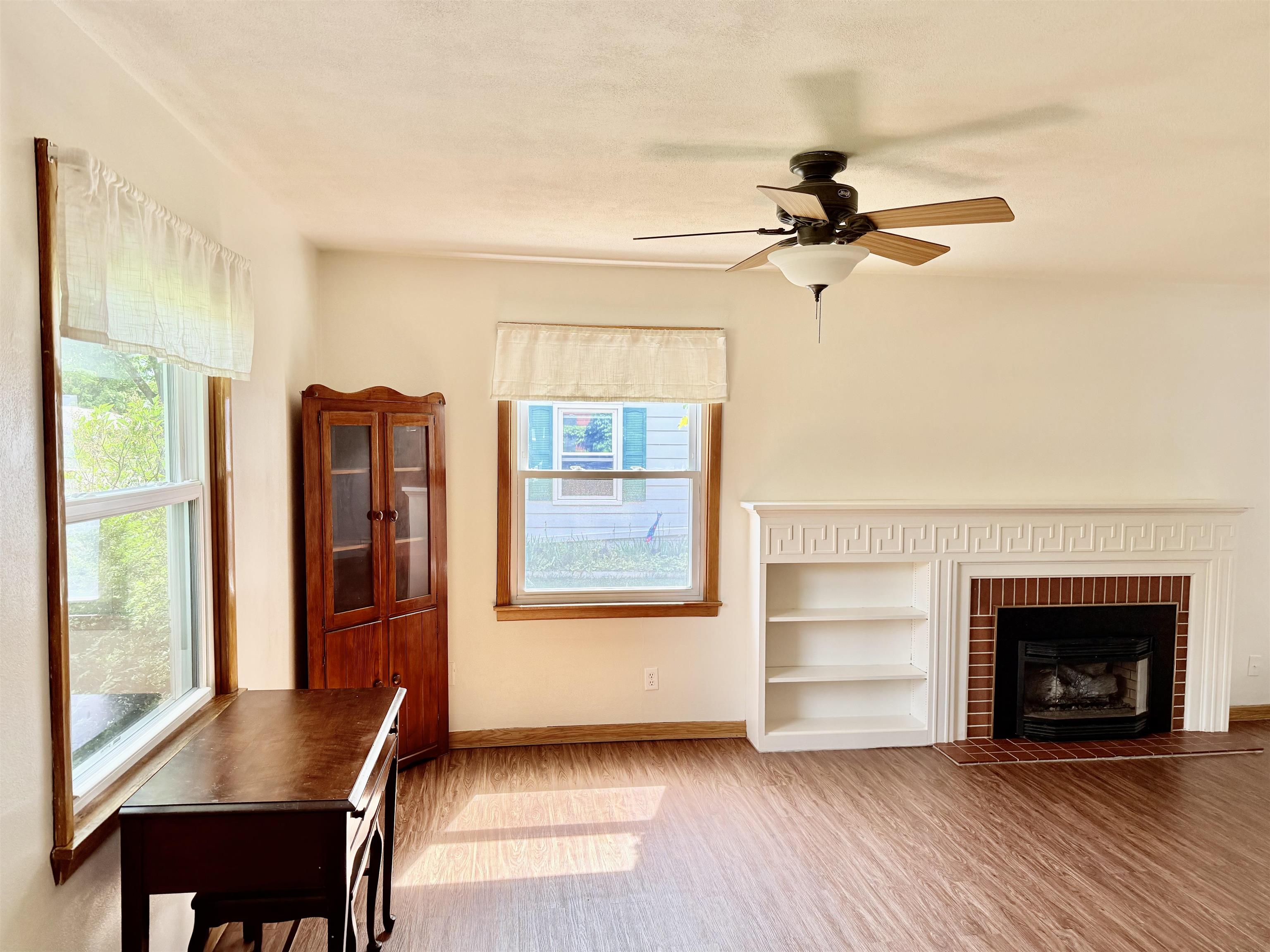 619 East Byrd Street Appleton, WI 54911 - Photo 4 of 28