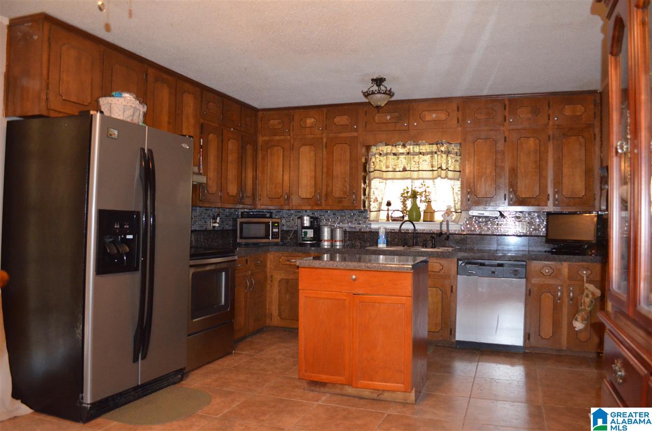 2736 6th Street Northeast Birmingham, AL 35215 - Photo 5 of 21