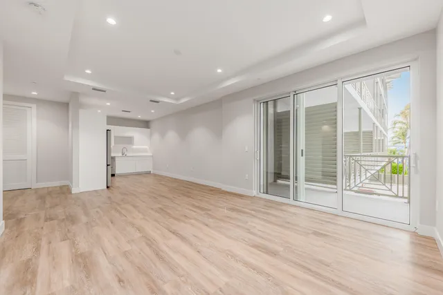 $3,500 | 41 Southwest Seminole Street, Unit 204, Stuart, FL 34994