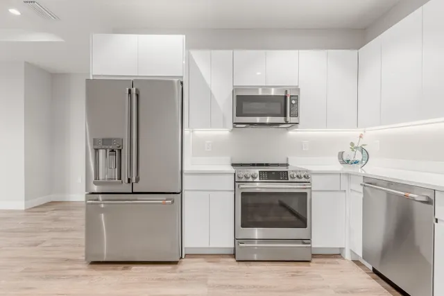 $3,500 | 41 Southwest Seminole Street, Unit 204, Stuart, FL 34994