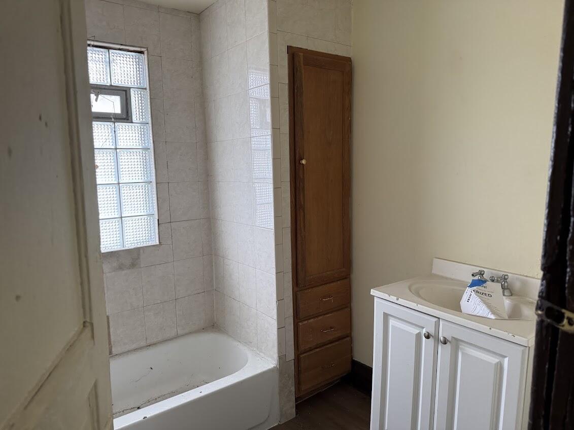 1444 North 35th Street Milwaukee, WI 53208 - Photo 12 of 19 IMG_1414