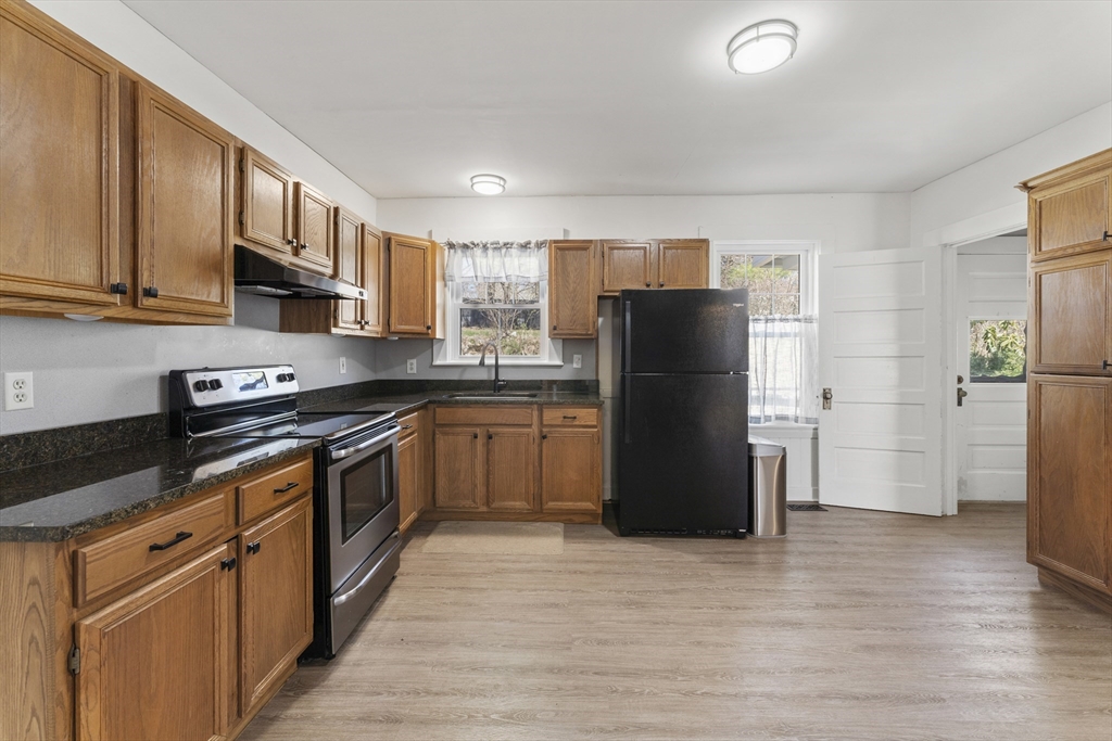 5 Inman Street, Unit 5 Hopedale, MA 01747 - Photo 5 of 26 Gallery Image 5
