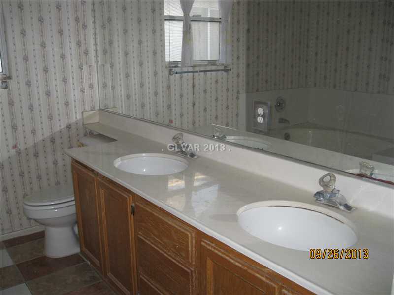 6051 Peach Orchard Road Las Vegas, NV 89142 - Photo 16 of 24 Master Bath/Spa.