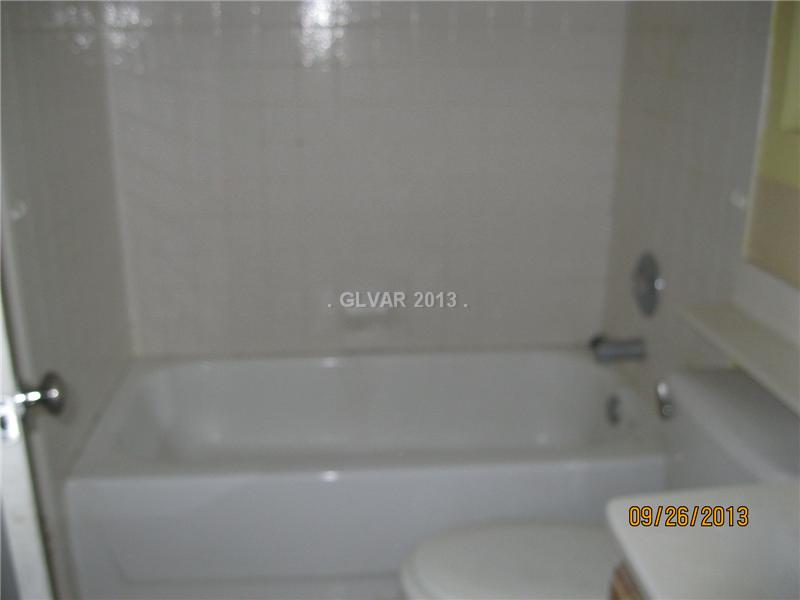 6051 Peach Orchard Road Las Vegas, NV 89142 - Photo 23 of 24 Bathroom.