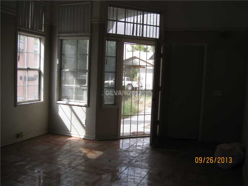 6051 Peach Orchard Road Las Vegas, NV 89142 - Photo 8 of 24 Living Room.