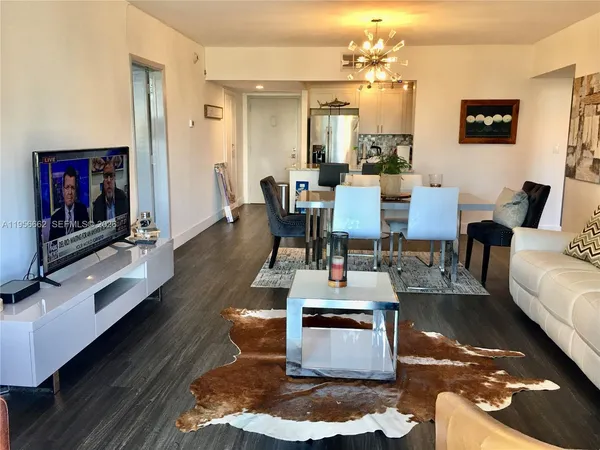 $2,600 | 11111 Biscayne Boulevard, Unit 4D, Miami, FL 33181