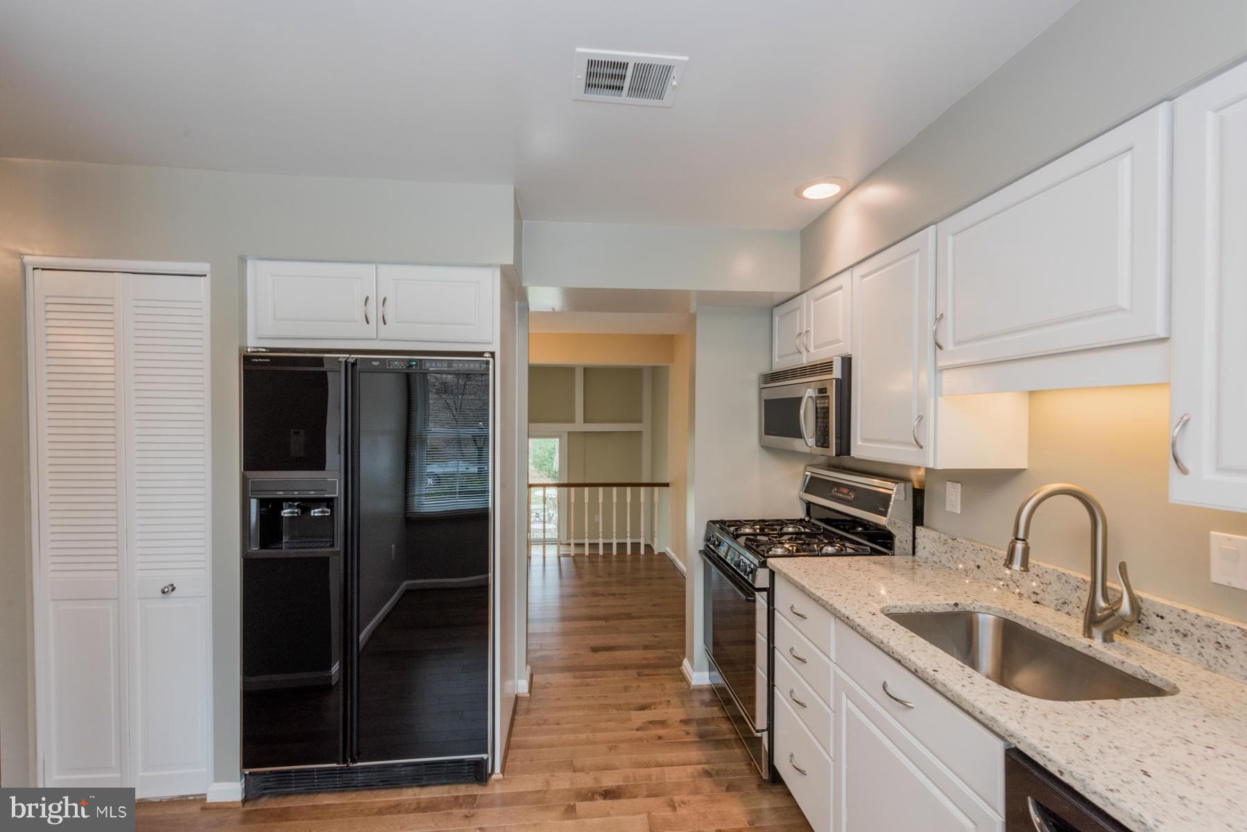 5815 Humblebee Road Columbia, MD 21045 - Photo 10 of 26 Kitchen