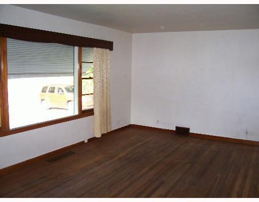 1072 Bailey's Run Road Malvern, PA 15084 - Photo 3 of 5 Living Room.