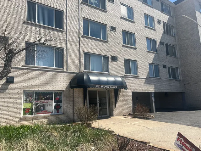 $114,000 | 1227 South Harlem Avenue, Unit 512, Berwyn, IL 60402