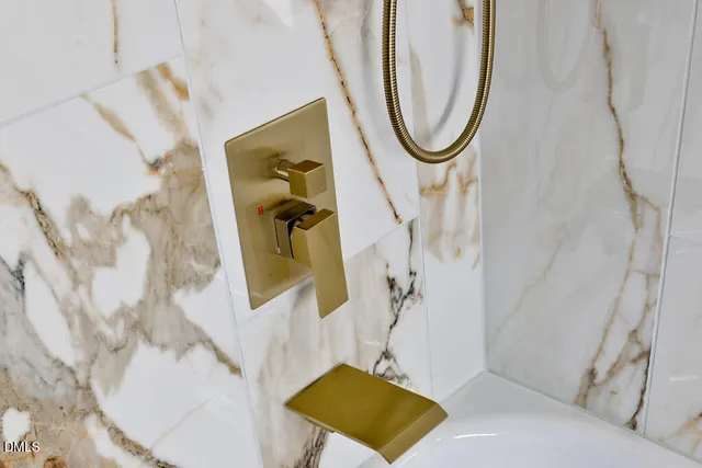 a view of entryway with a front door