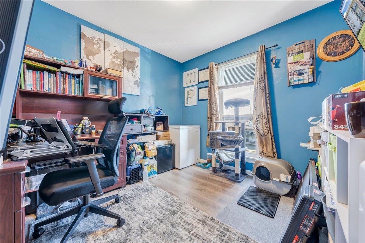 3607 Timberline Trail Roanoke, VA 24018 - Photo 15 of 24 a view of a workspace with furniture and a window