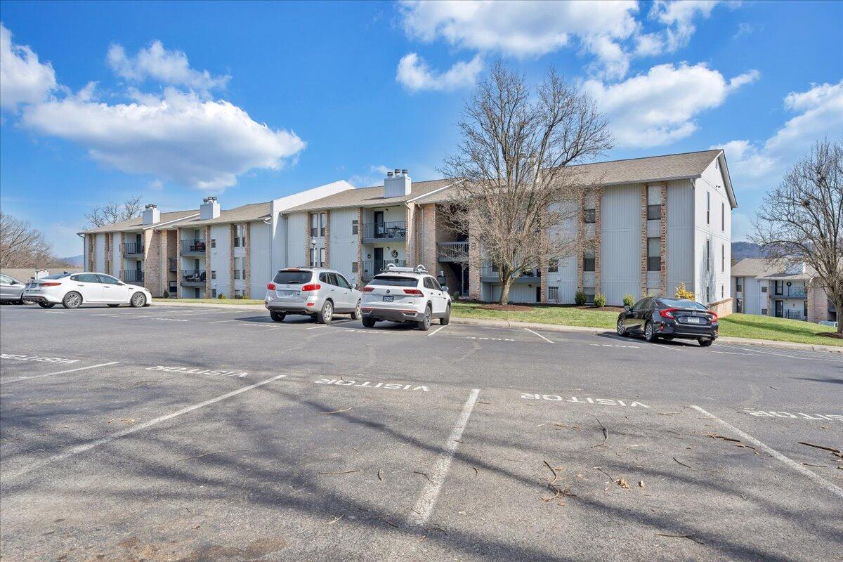 3607 Timberline Trail Roanoke, VA 24018 - Photo 22 of 24 a cars parked in front of a building