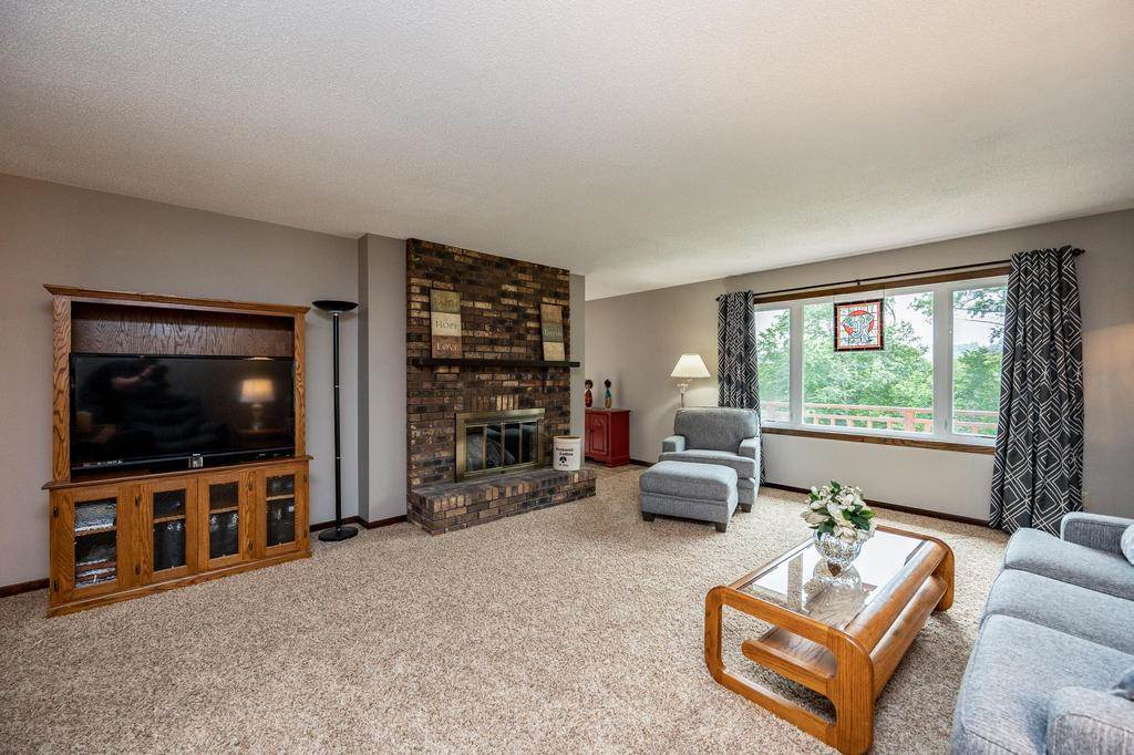 2143 Lakeview Ridge Drive Northeast Solon, IA 52333 - Photo 7 of 59 Gallery Image 7