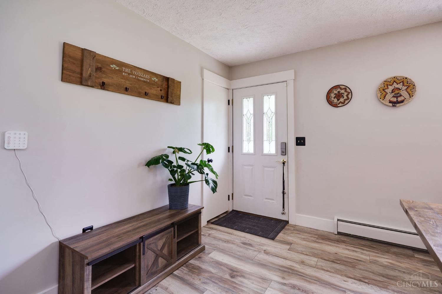 6611 Dry Ridge Road Cincinnati, OH 45252 - Photo 6 of 46 Gallery Image 6