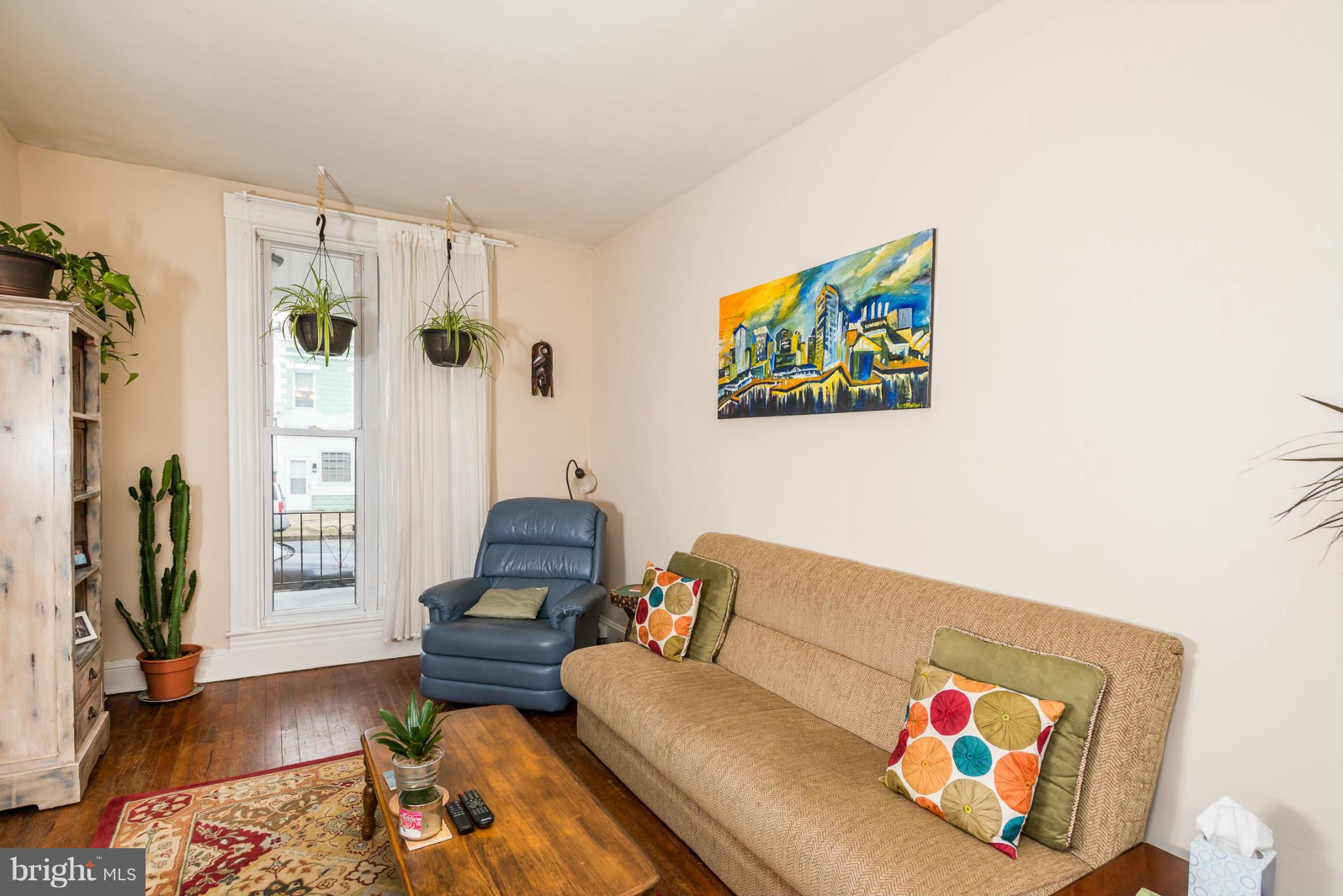3424 Keswick Road Baltimore, MD 21211 - Photo 4 of 25 Living Room