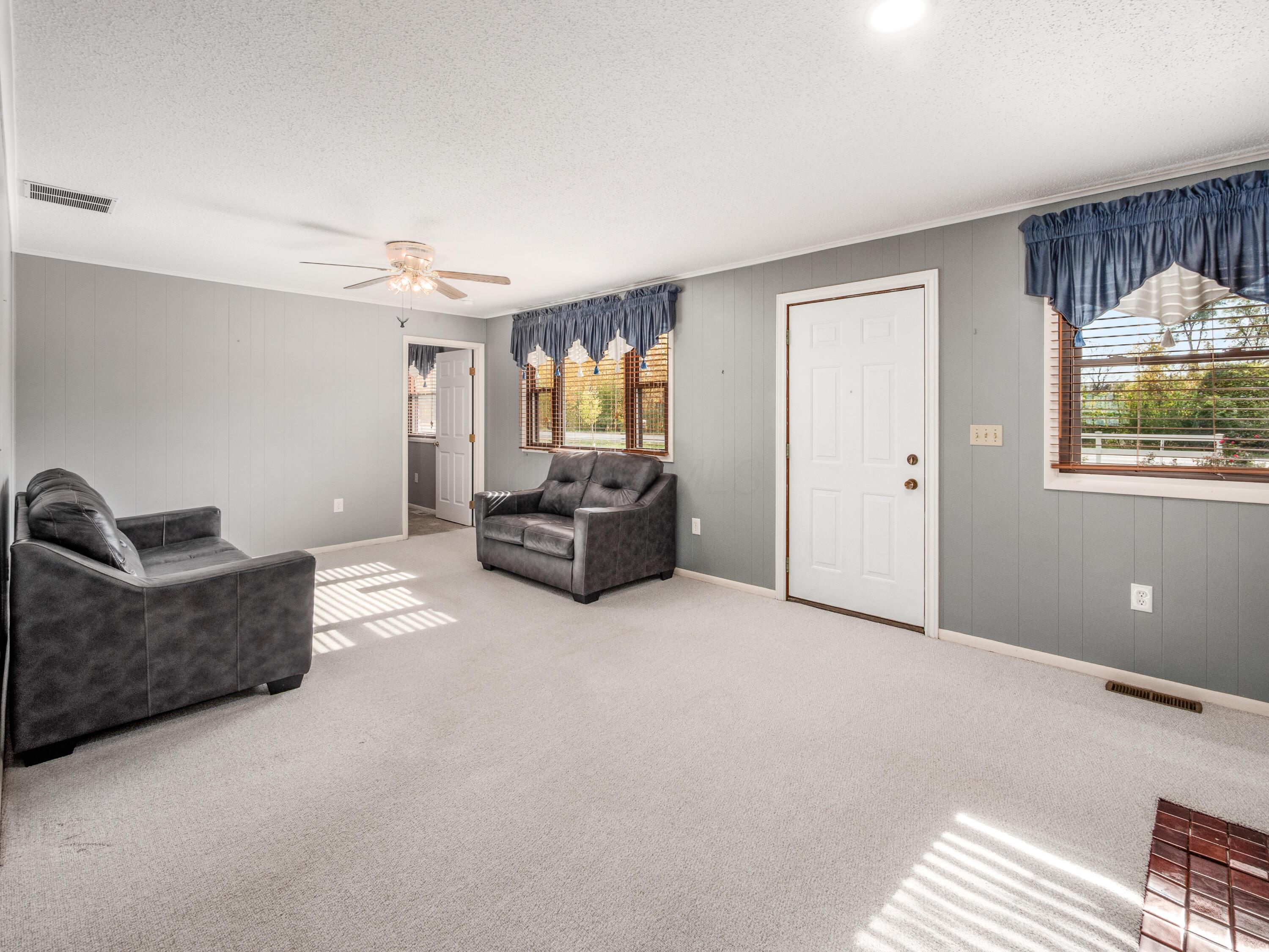 696 Williams Road Columbus, OH 43207 - Photo 11 of 39 A_696_Buttles_006