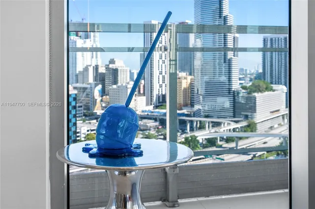 $5,800 | 90 Southwest 3rd Street, Unit 2204, Miami, FL 33130