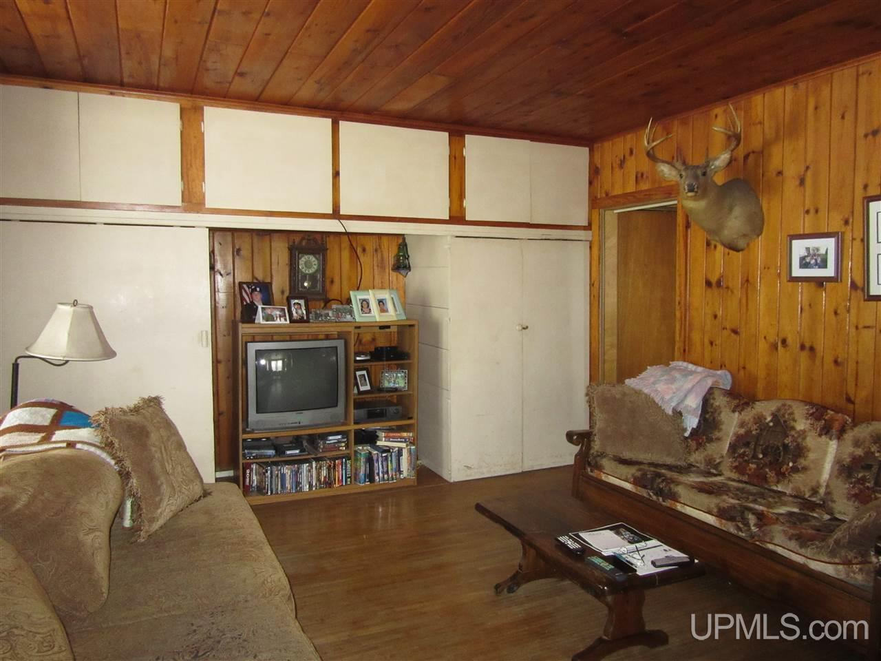 15641 17th Road Garden, MI 49835 - Photo 5 of 37