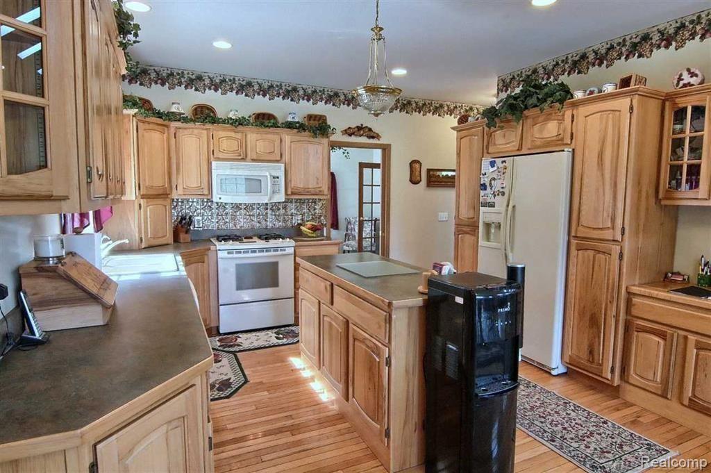 11277 35 Mile Road Romeo, MI 48065 - Photo 10 of 32 10.JPG