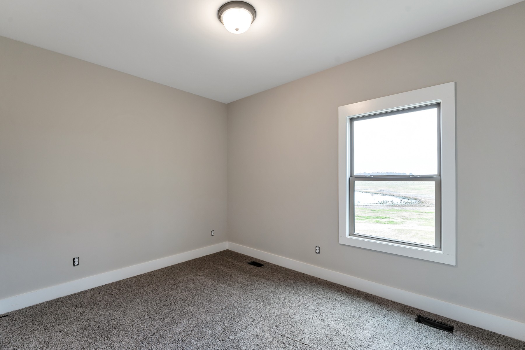 4901 Barren Plains Road Springfield, TN 37172 - Photo 7 of 15 an empty room with a window