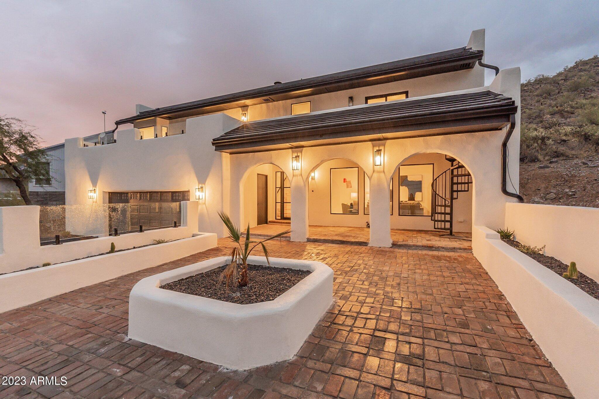 1302 West Shangri-la Road Phoenix, AZ 85029 - Photo 4 of 76 117-web-or-mls-Shangri-la-Twilight HD-17