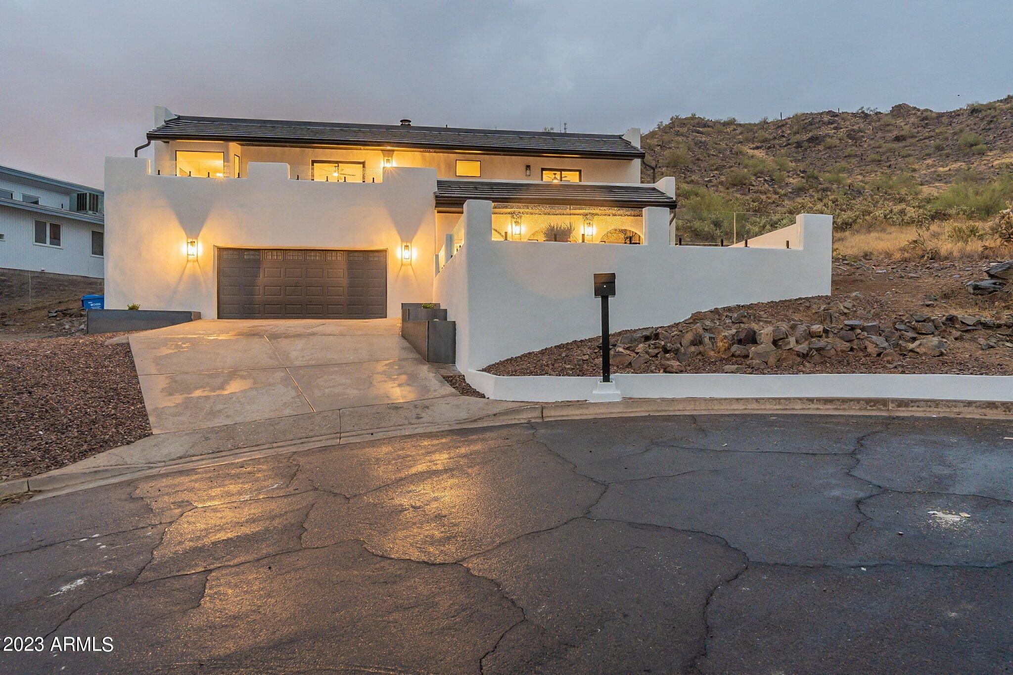 1302 West Shangri-la Road Phoenix, AZ 85029 - Photo 8 of 76 124-web-or-mls-Shangri-la-Twilight HD-24