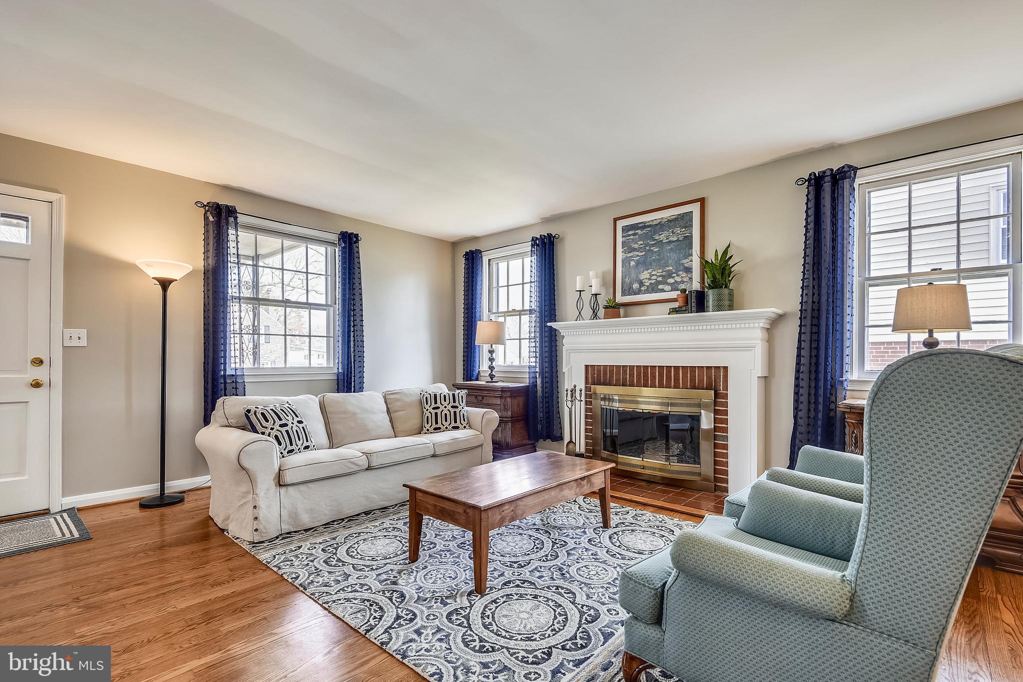 311 Worthington Road Baltimore, MD 21286 - Photo 3 of 24 Living Room