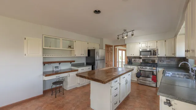 $598,000 | 53 Ponderosa Drive, Yorkville, IL 60560