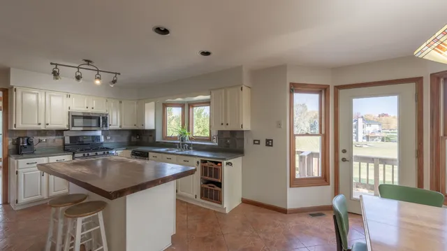 $598,000 | 53 Ponderosa Drive, Yorkville, IL 60560