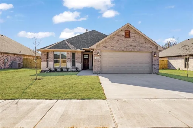 $329,900 | 2032 Wyldewood Way, Sherman, TX 75092