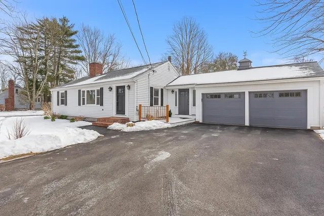 $699,000 | 6 Lunt Road, Falmouth, ME 04105