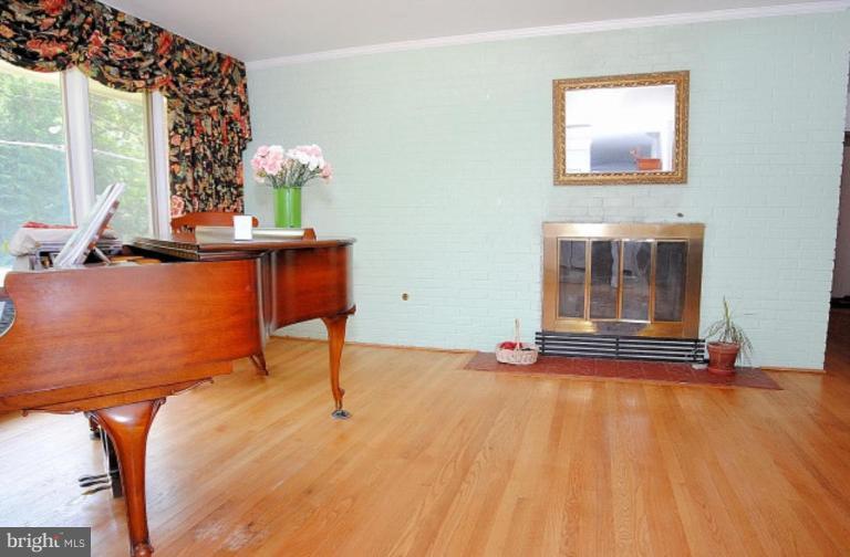 3112 Sleepy Hollow Road Falls Church, VA 22042 - Photo 6 of 20 a view of an empty room with a window