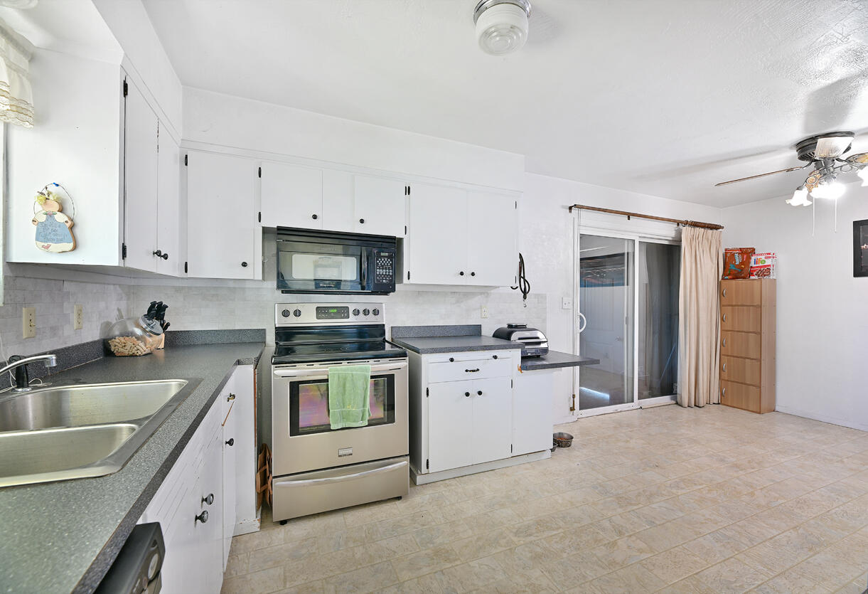 1801 Roberts Road Medford, OR 97504 - Photo 10 of 15 DSC_1473