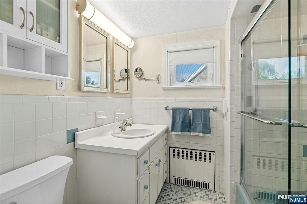 30 Brinkerhoff Avenue Teaneck, NJ 07666 - Photo 14 of 33