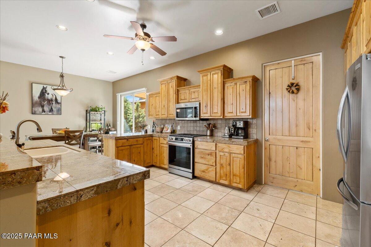 2984 La Questa Prescott, AZ 86305 - Photo 14 of 63 Kitchen - 2984 La Questa