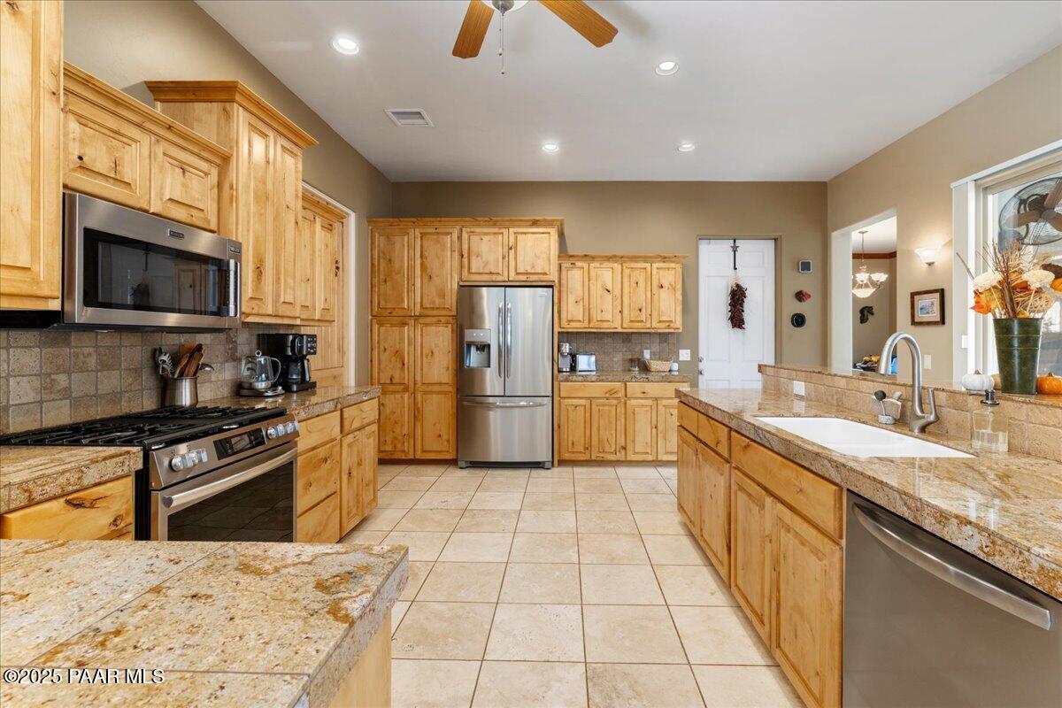 2984 La Questa Prescott, AZ 86305 - Photo 17 of 63 Kitchen - 2984 La Questa