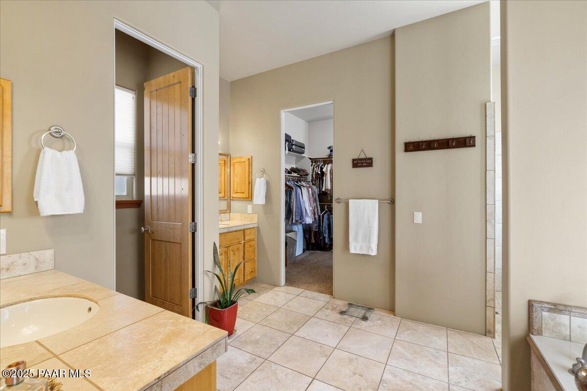 2984 La Questa Prescott, AZ 86305 - Photo 8 of 63 Primary Suite - 2984 La Questa