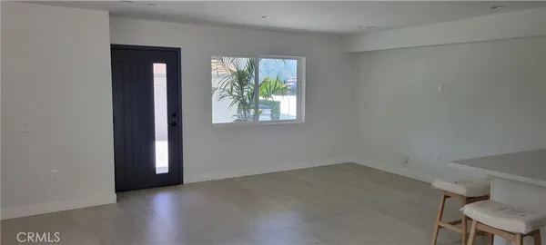 $4,300 | 2515 B Foothill Boulevard, La Crescenta, CA 91214